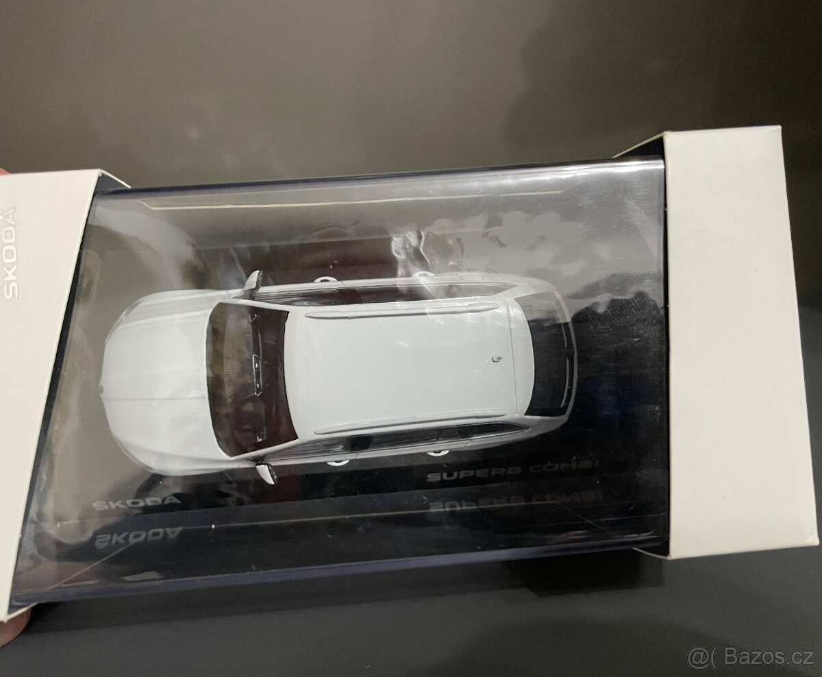 Škoda Superb III Combi Bílá Moon 1:43 I-scale nový - 2