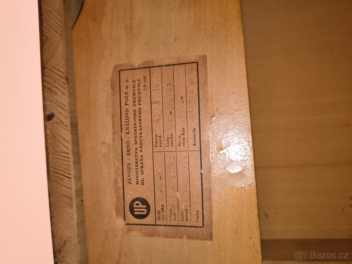 Jídelní rozkládací stůl – obdélníkový - 2