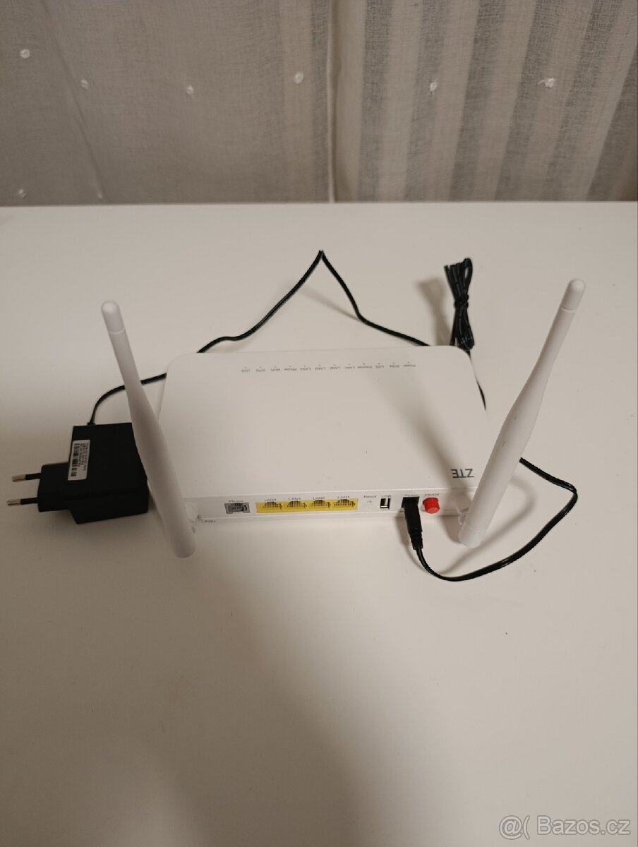 Dvoupásmový bezdrátový modem ZTE F670L - 2