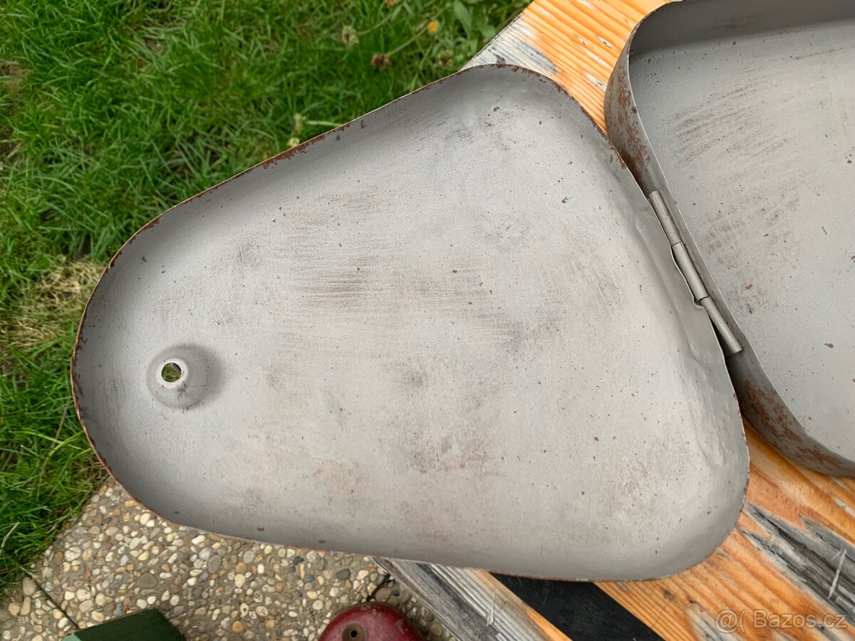 ČZ 125 schránka - 2