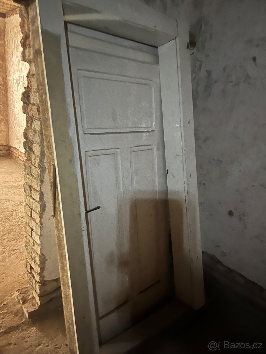 Staré dveře i s futry - 2