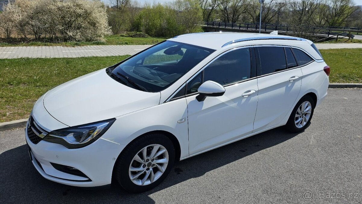Opel Astra Sport Tourer ST 1.6 CDTI S S 110k ECOTEC Dynamic - 2