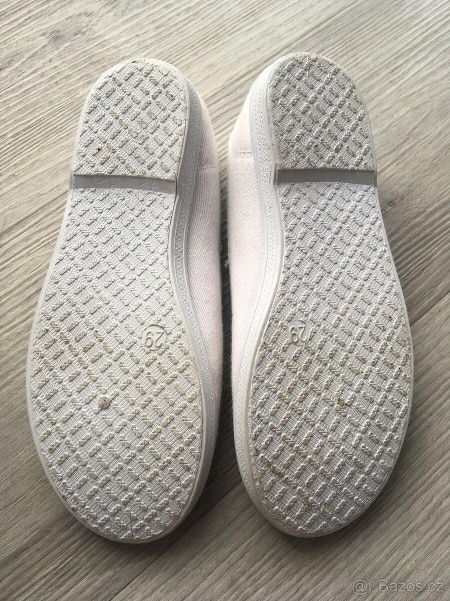 Dívčí cvičky - vel. 29 - 2