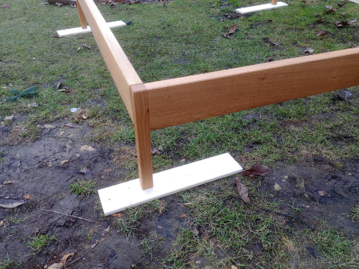 Manželská dubová postel - 2