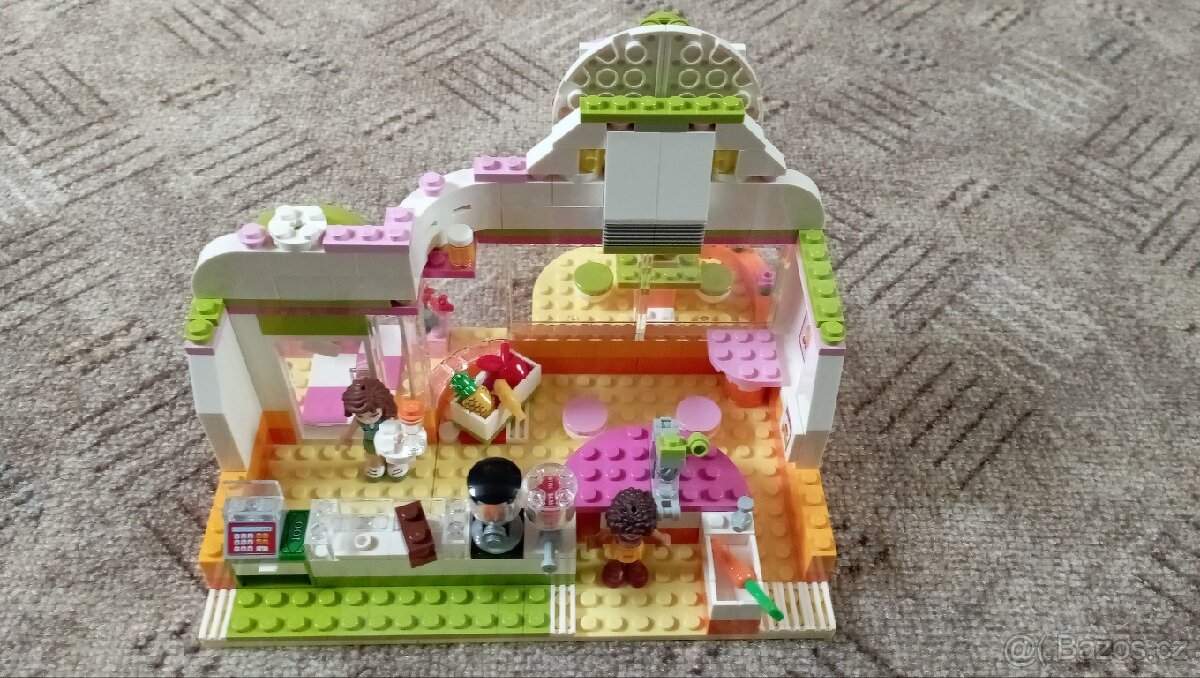 Lego Džusový bar v Heartlake - 2