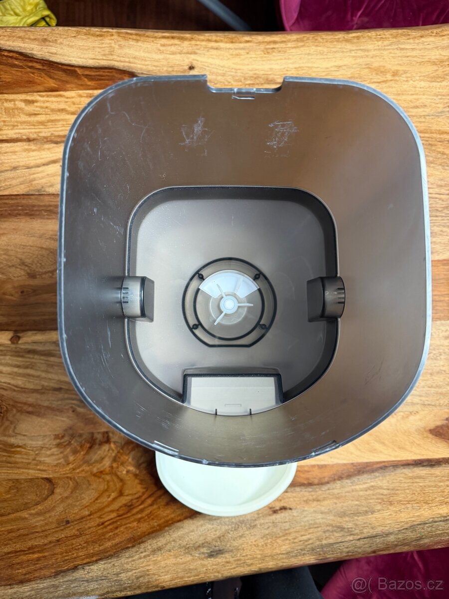 Dávkovač granulí IGET - 2