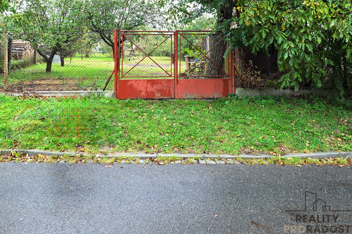 Prodej stavebního pozemku v klidné části Šternberka, stavebn - 2