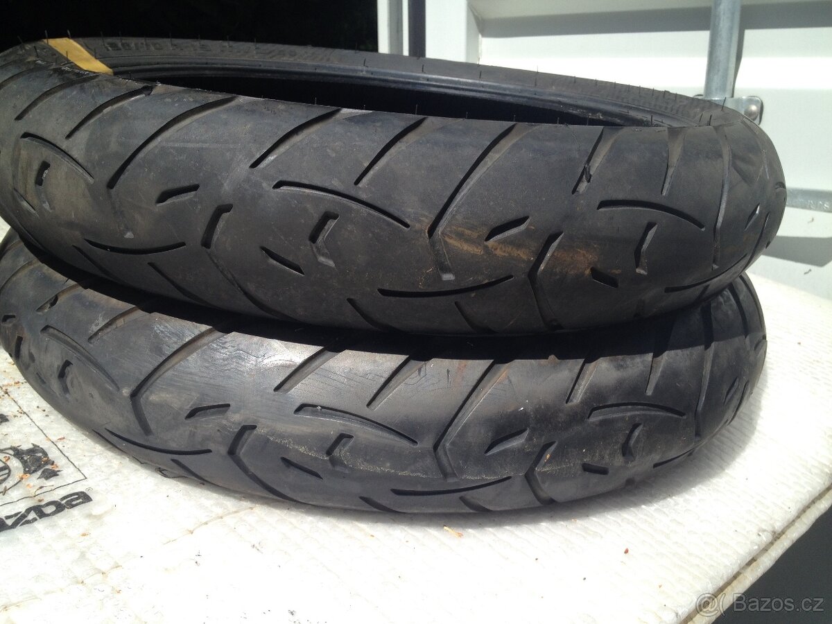 Motopneumatiky Metzeler 120/70R 19 a Pirelli Scorpion STR - 2