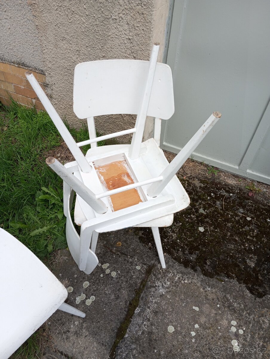 Židle dřevěné - 2