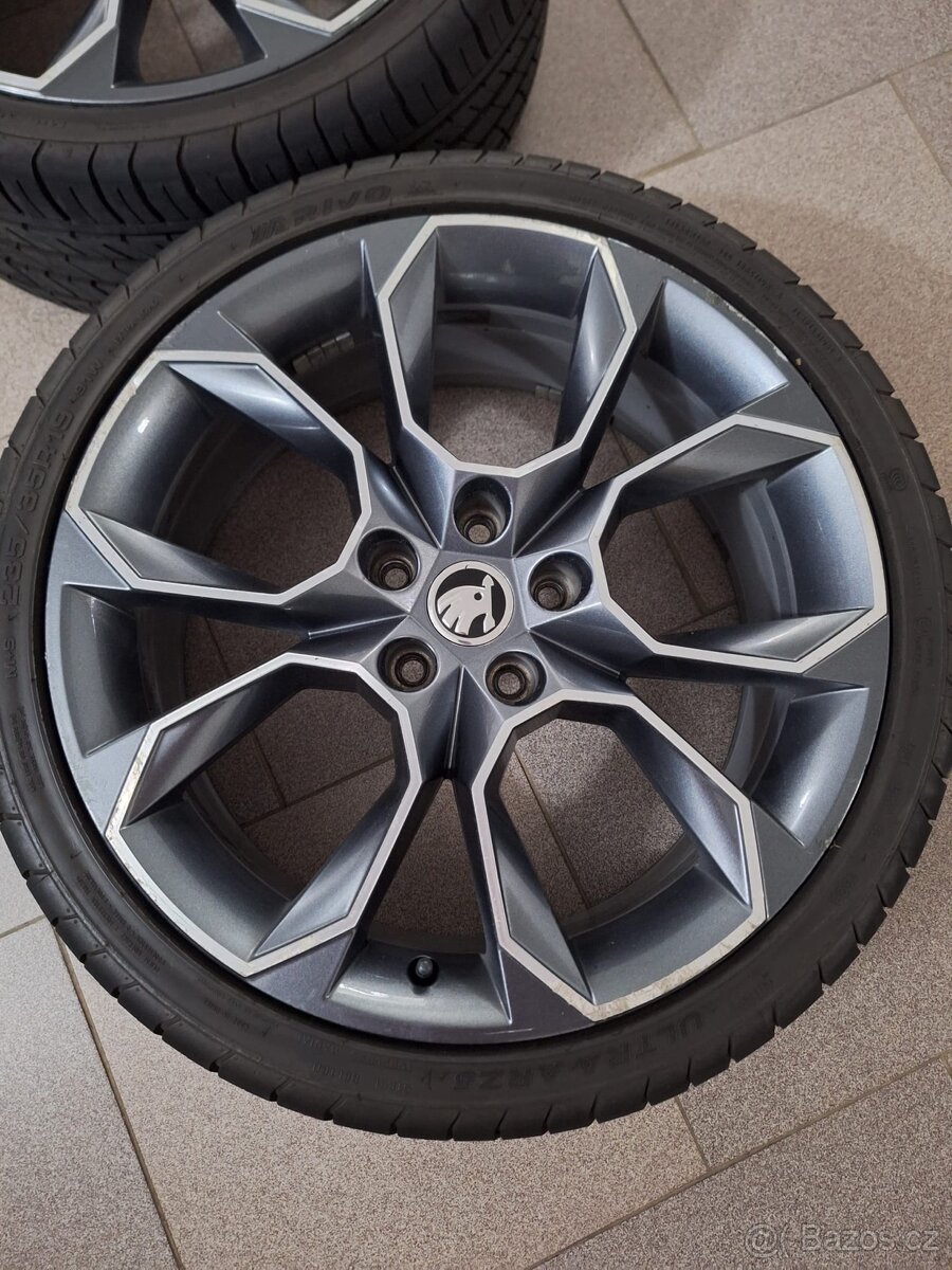 Sada originálních disků Škoda X-TREM R19 včetně pneu - 2