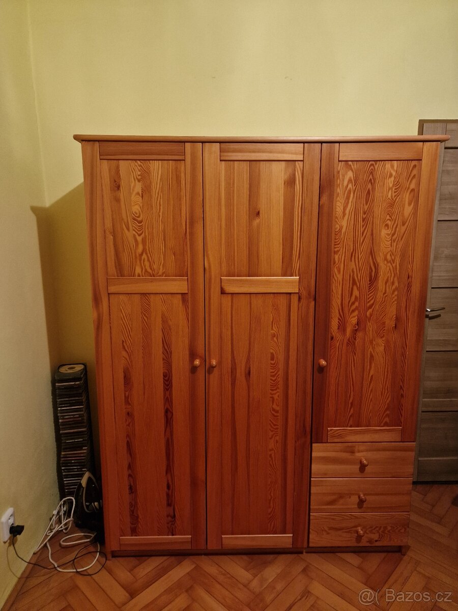 Nábytek z masivu (ložnice) - 2