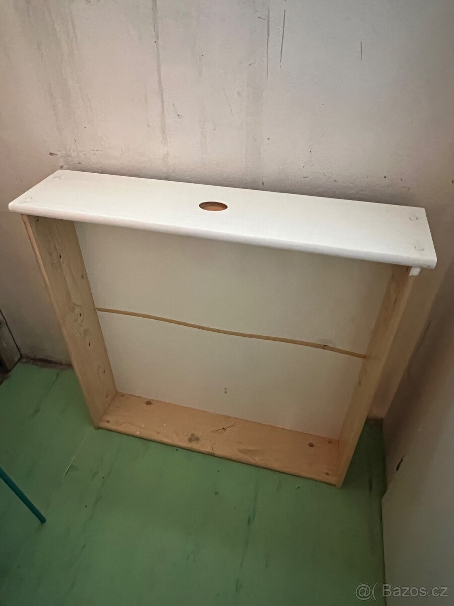 Prodám šuflata k posteli masiv - 2