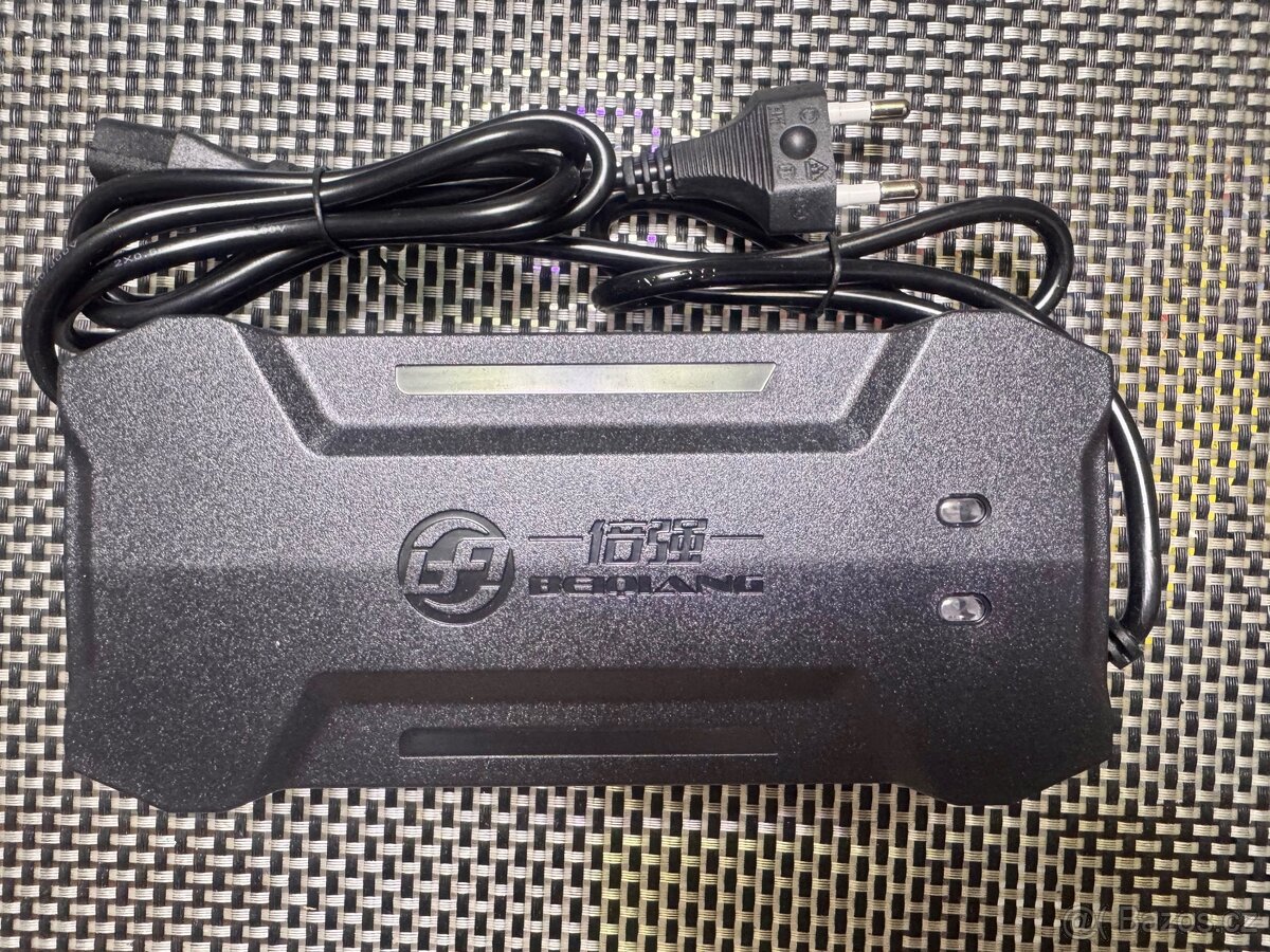 Nabíječka 60v 20Ah čtyřkolka/skútr/motorka - 2