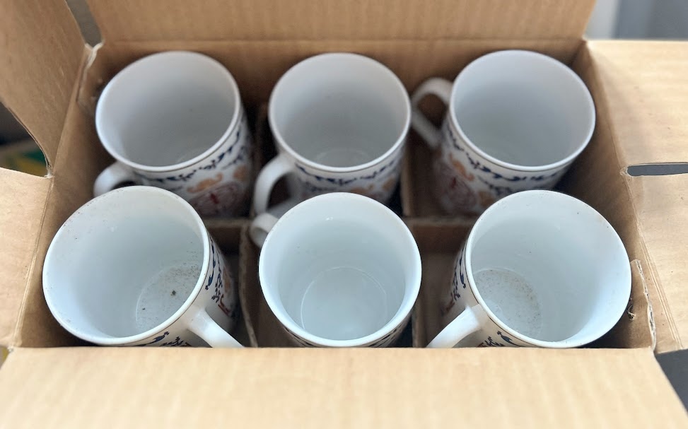 Sada retro hrnků v původním balení. - 2