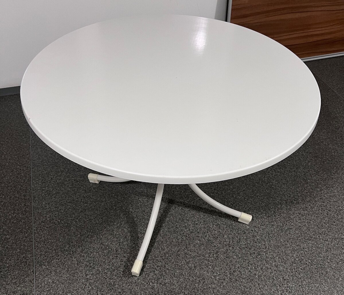 Kulatý jídelní stůl - 2