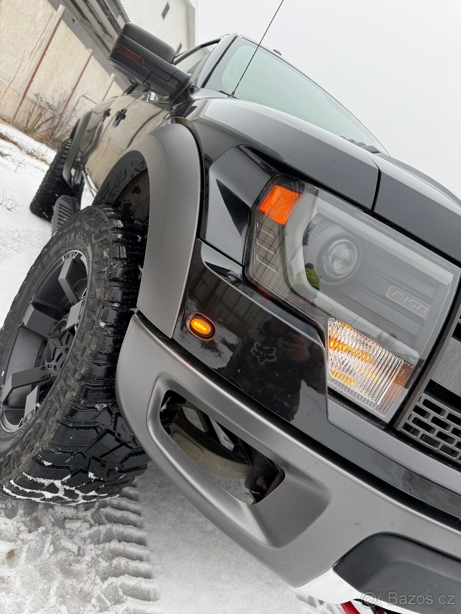 Ford F150 raptor - 2