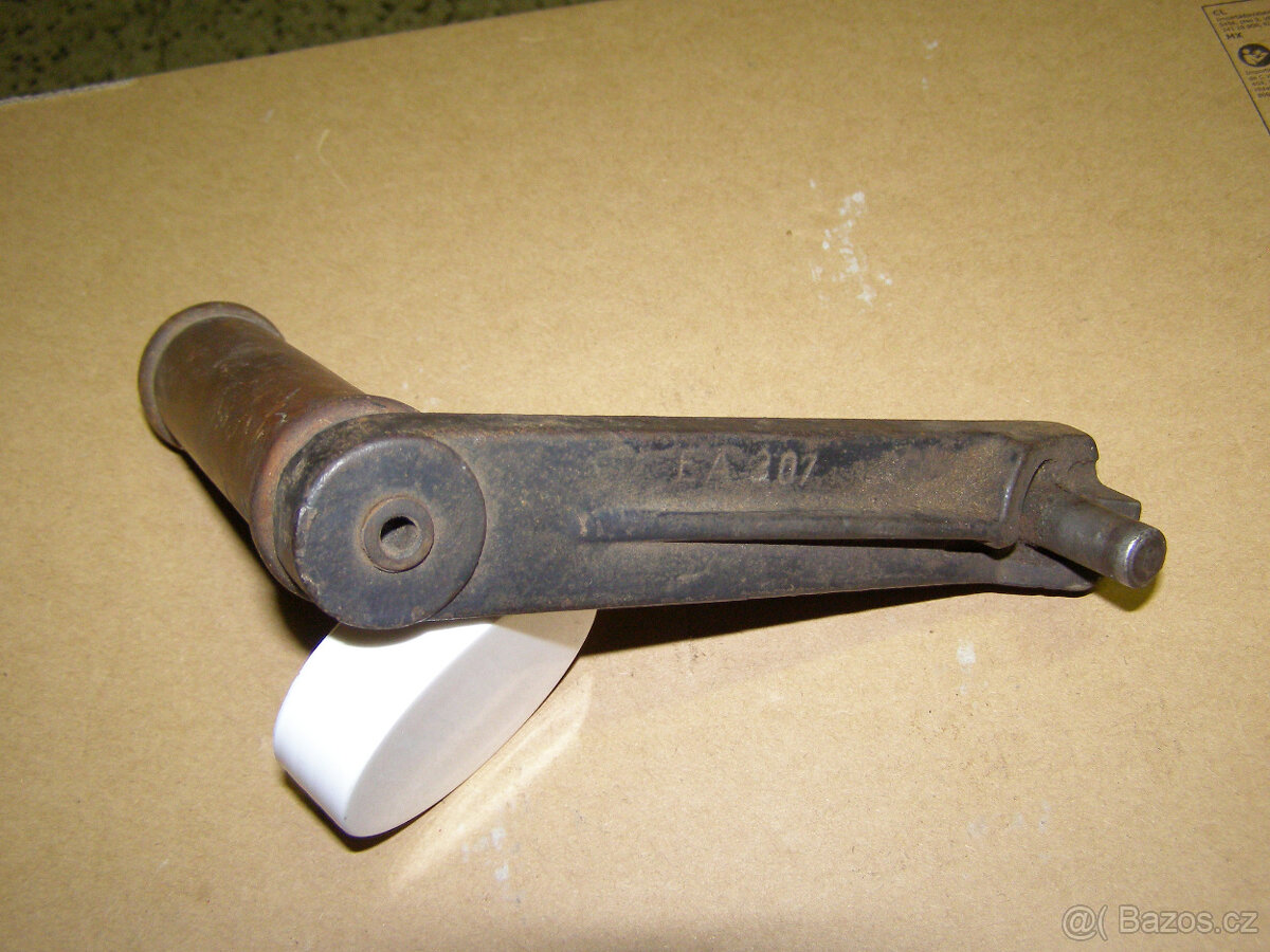 Prodám startovací kliku k motoru Lorenz EA - 2