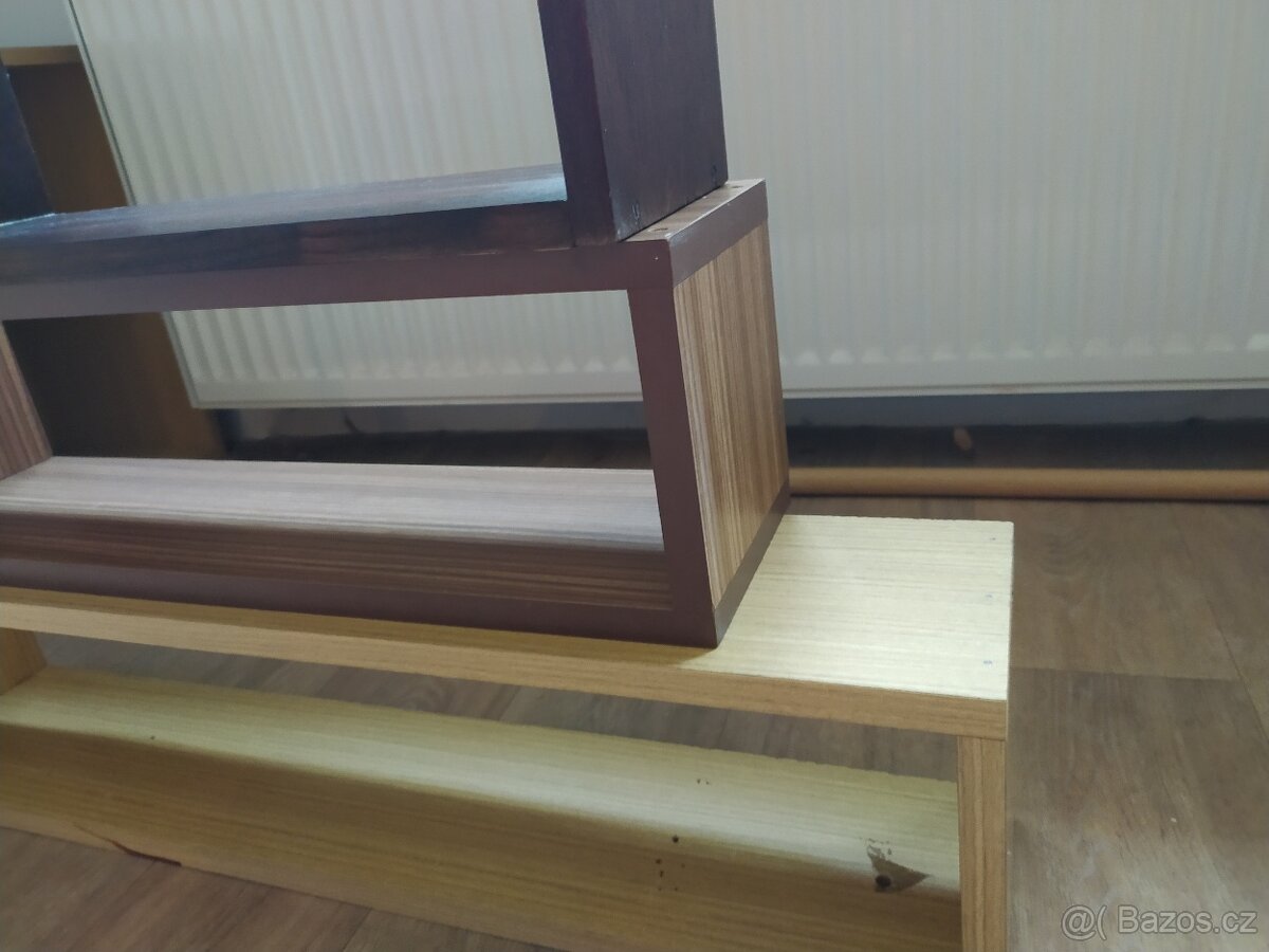 Polička , stojan na CD - 2