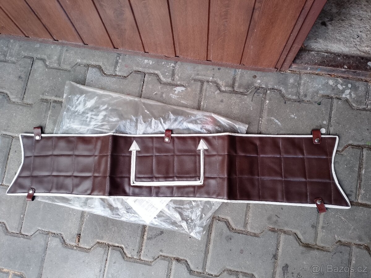 Škoda 1203 dečka na masku chladiče - 2