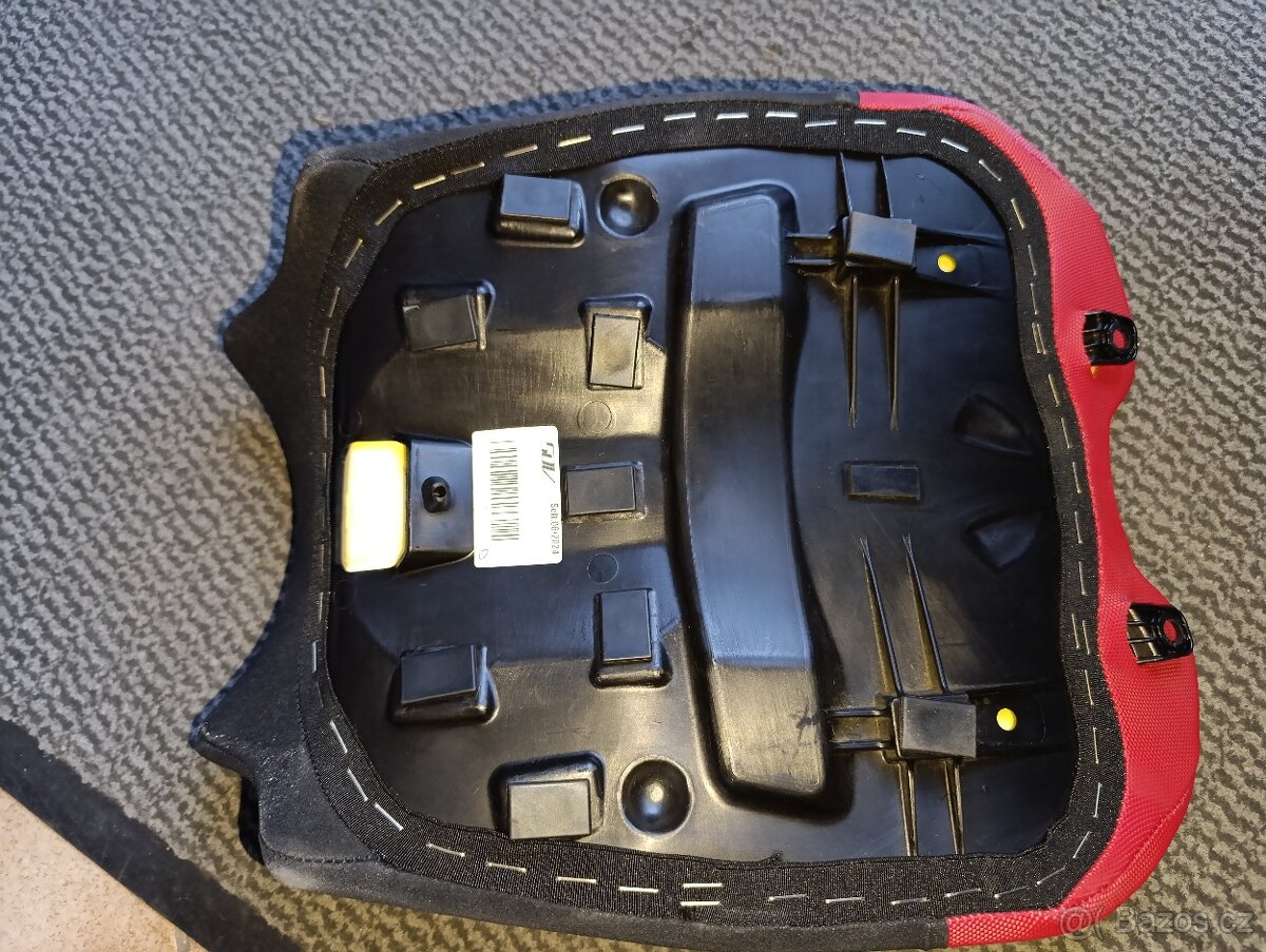 Panigale v4s sedačka - 2