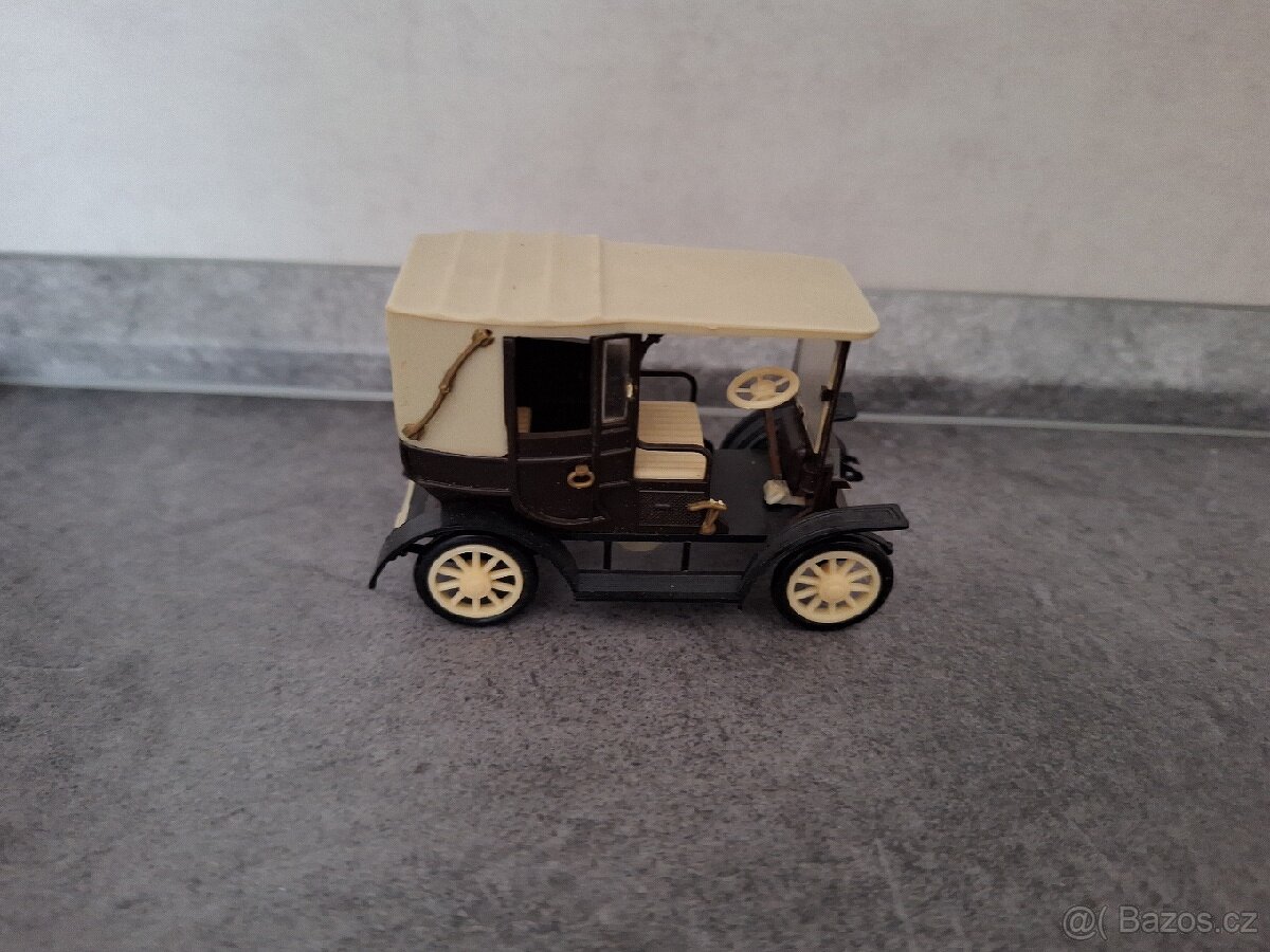 Staré autíčko Igra - 2