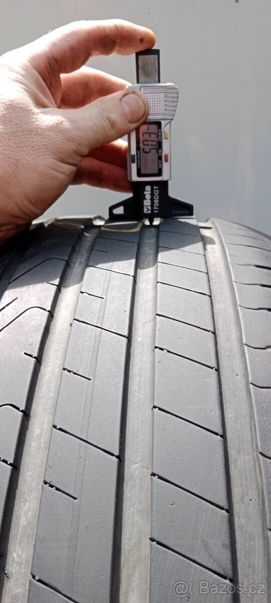 Pirelli & Goodyear 235/45R18 - 2