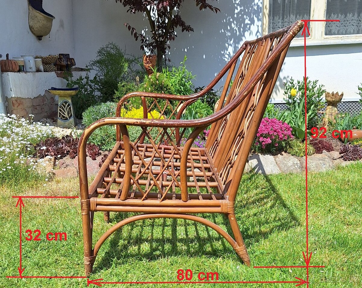 Prodám jídelní stůl, rohová lavice, ratanové dvojkřeslo - 2