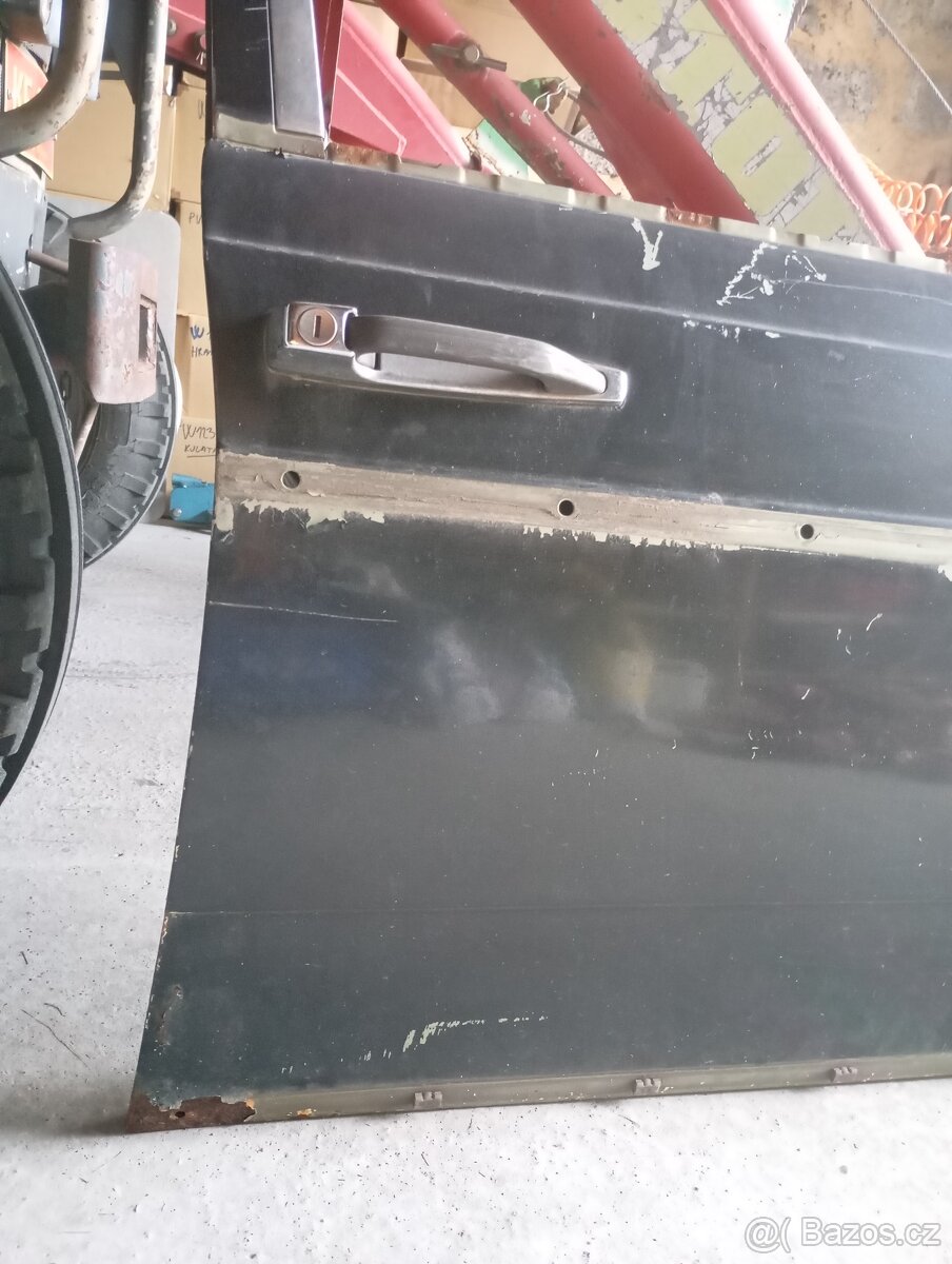 Dveře karoserie na Mercedes Benz W123 Piano. - 2