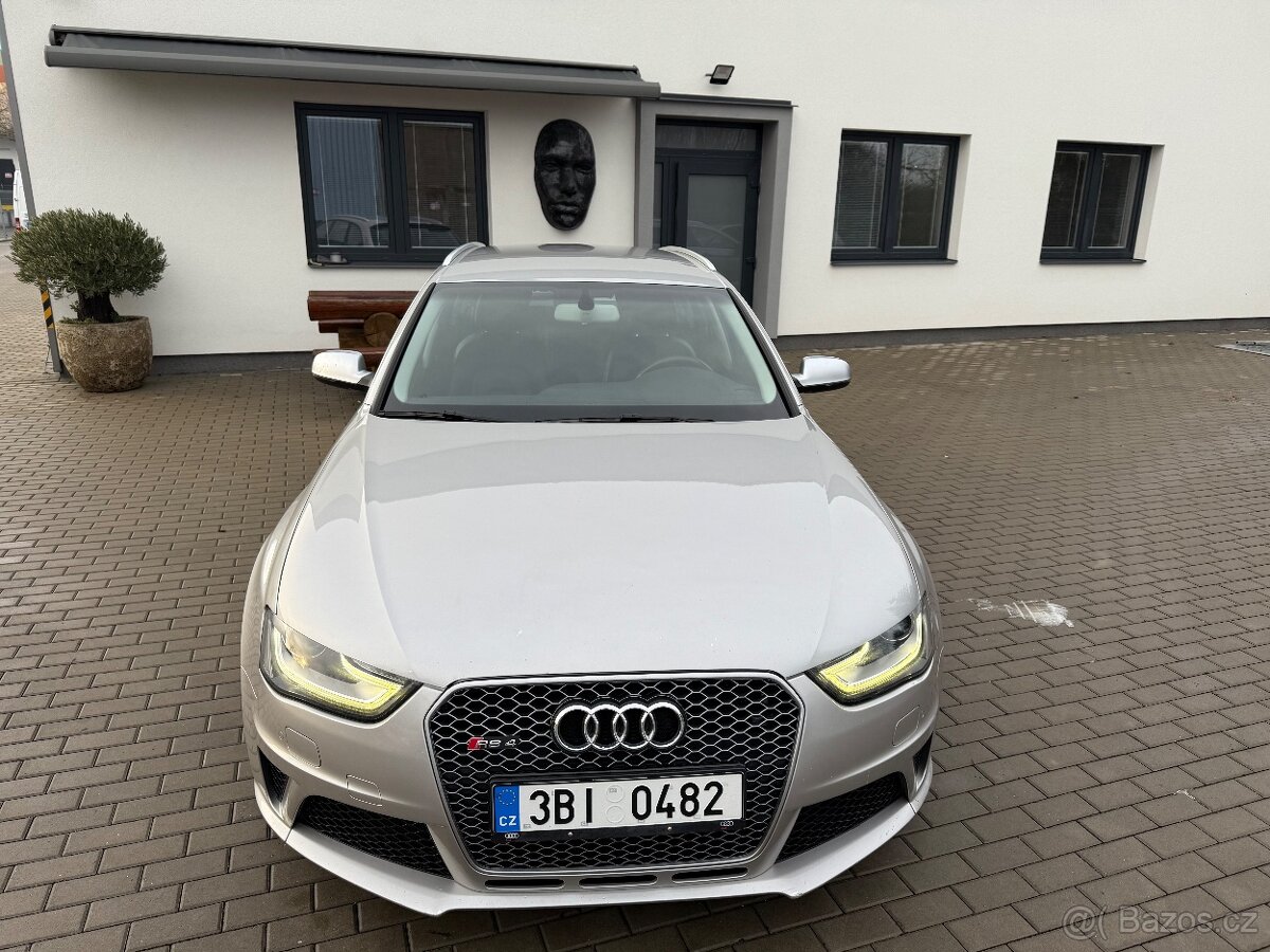 Audi RS4 - 2
