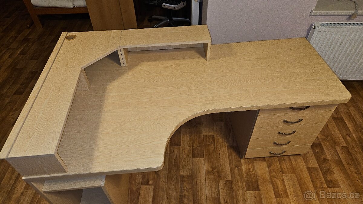 Rohový psací stůl - 2