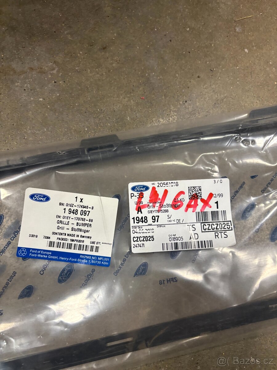 Rámeček mřížky předního nárazníku - Ford Focus RS MK3 - 2