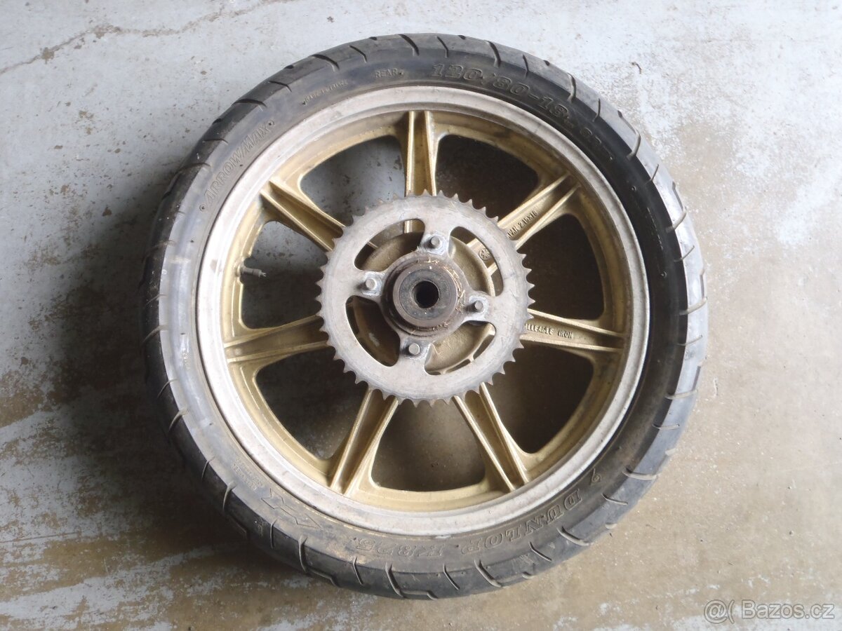 Zadní kolo Yamaha XS 400/500 18" - 2