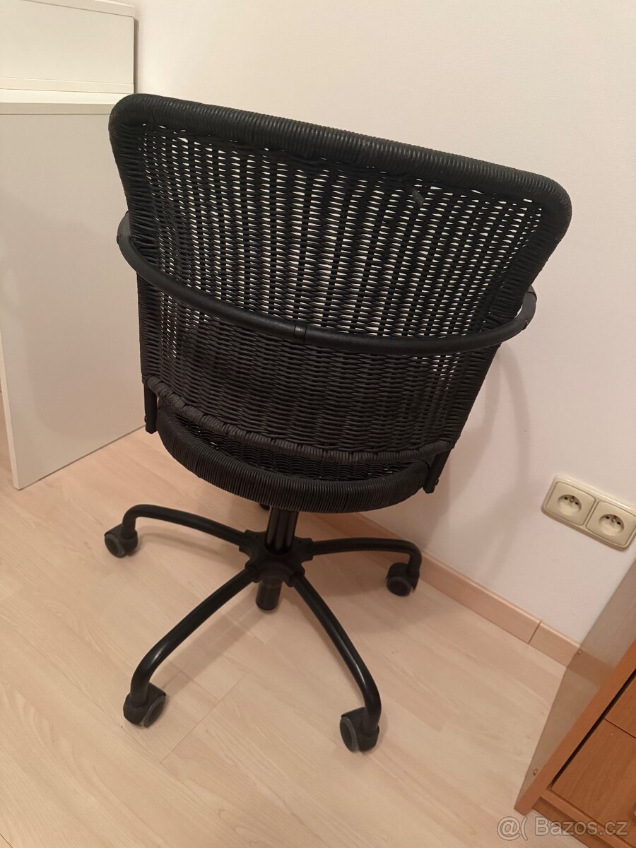 Kancelářská otočná židle - 2