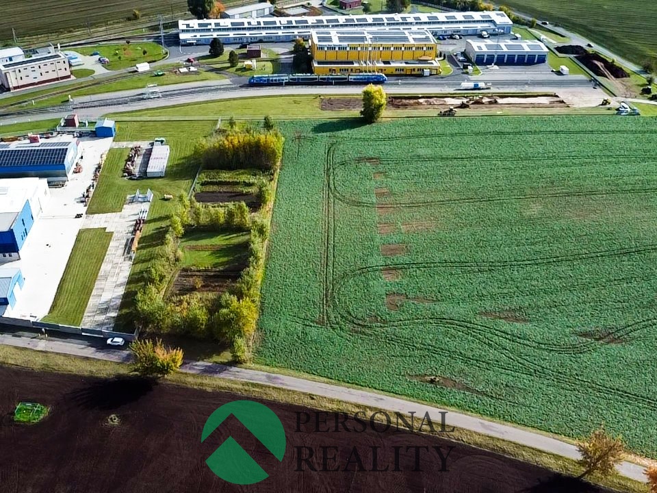 Prodej komerčního pozemku 5 795 m², Cerhenice, ev.č. 02608 - 2