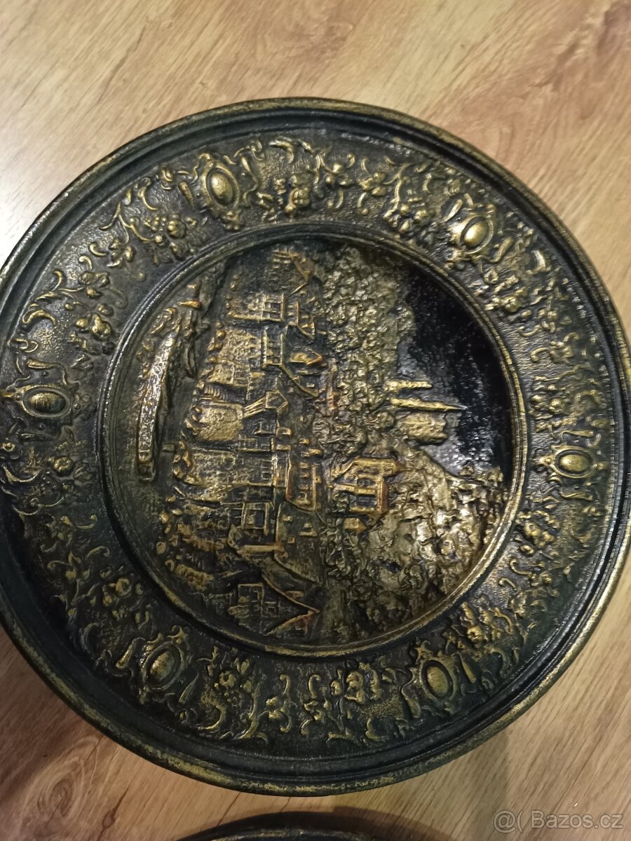 prodam Litinové talíře - blanenská umělecká litina - 2