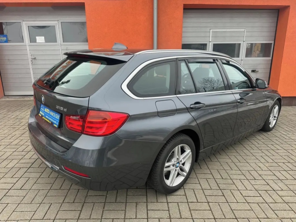 BMW Řada 3, 318D 105KW navi,kůže,panorama - 2