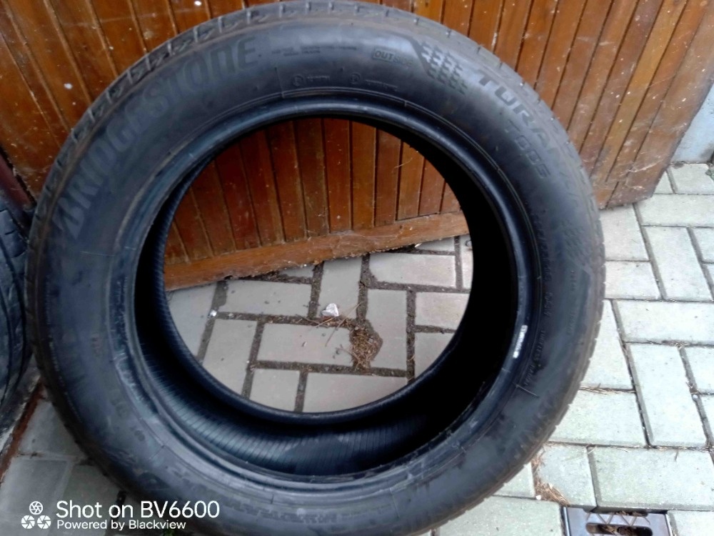 Letní pneu Bridgestone . - 2