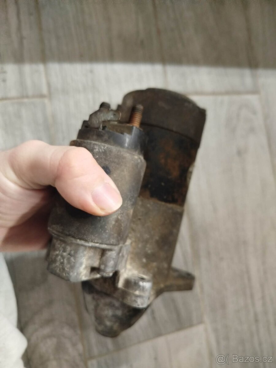 Startér Mazda 626 1.8 - 2