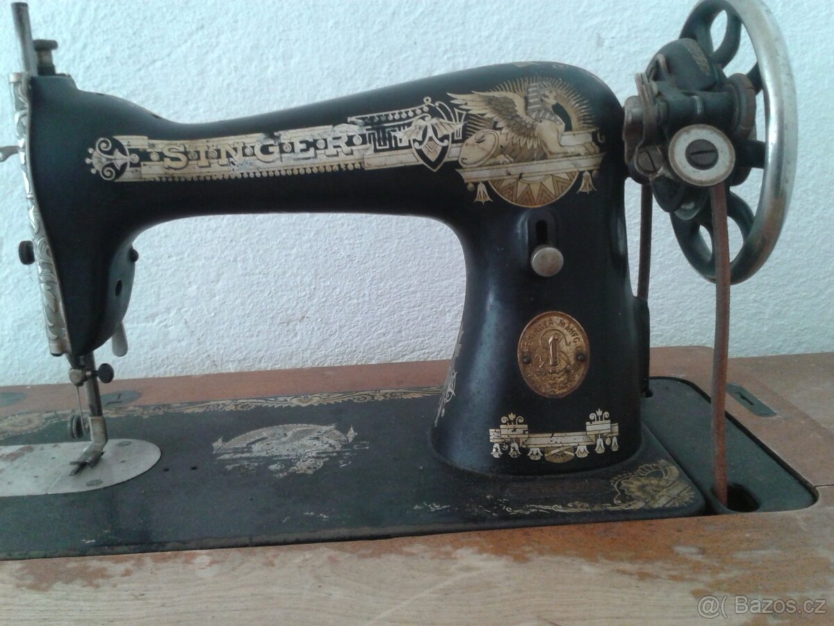 prodám starý šicí stoj Singer. - 2
