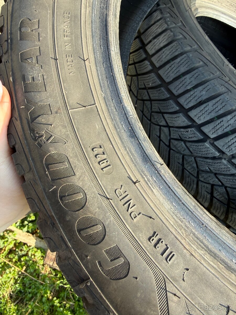 Zimní pneu 215/55/R17 Goodyear, Conti - 2
