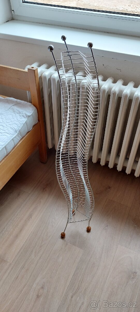 Prodám kovový stojan na CD - 2