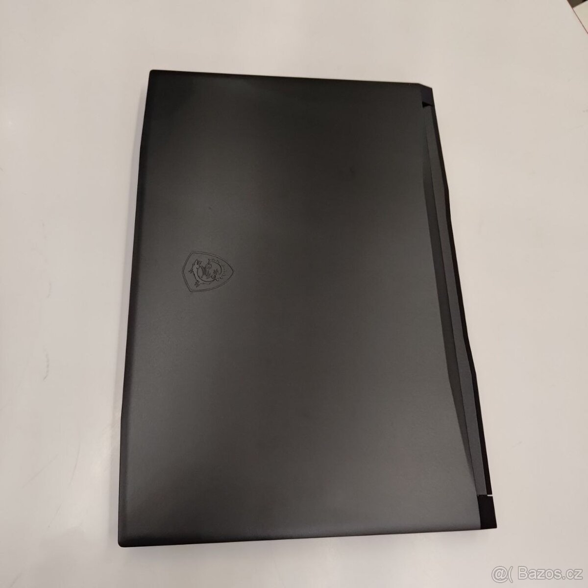 Herní notebook MSI Katana GF76 12UC, RTX 3050,17,3" 144Hz - 2