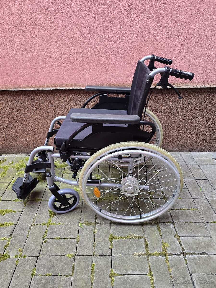 Invalidní vozík Breezy - 2