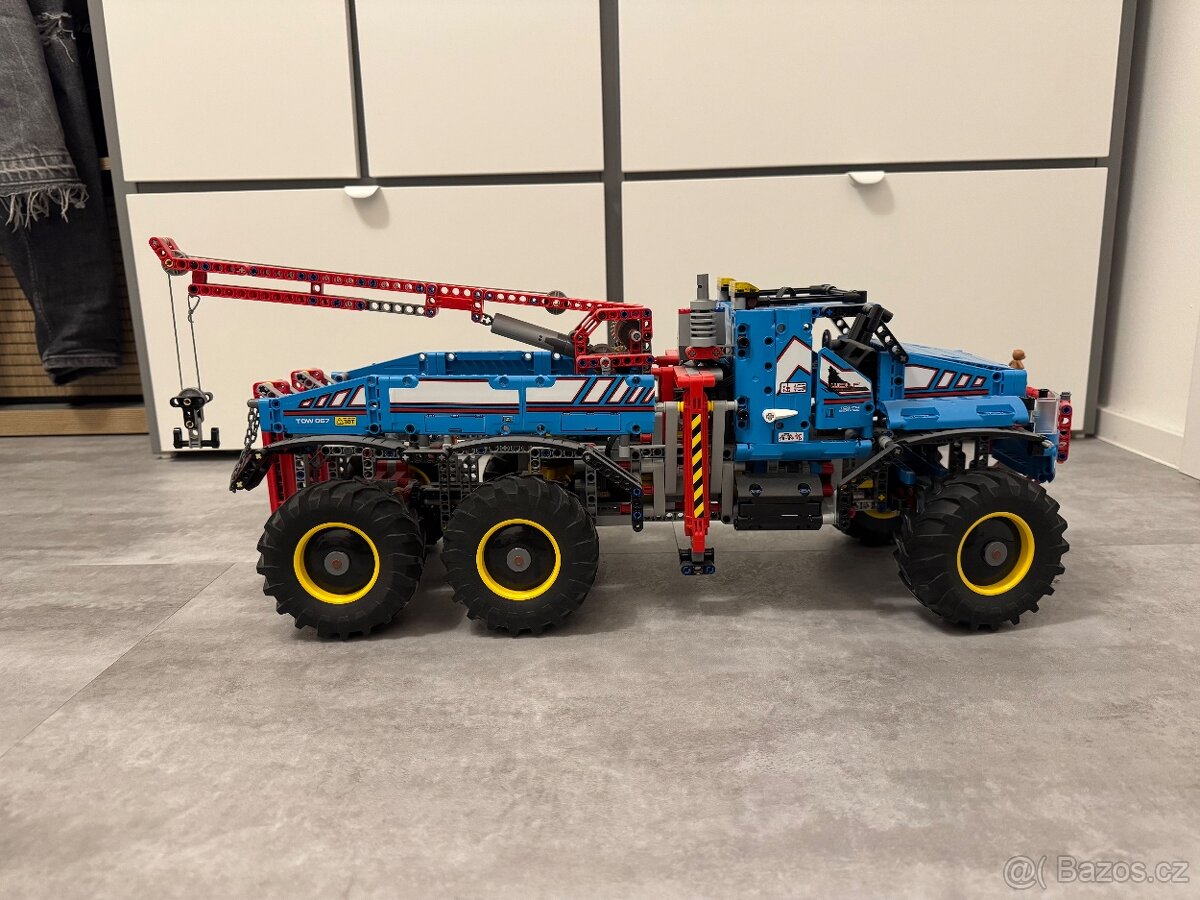 LEGO TECHNIC 42070 - 2