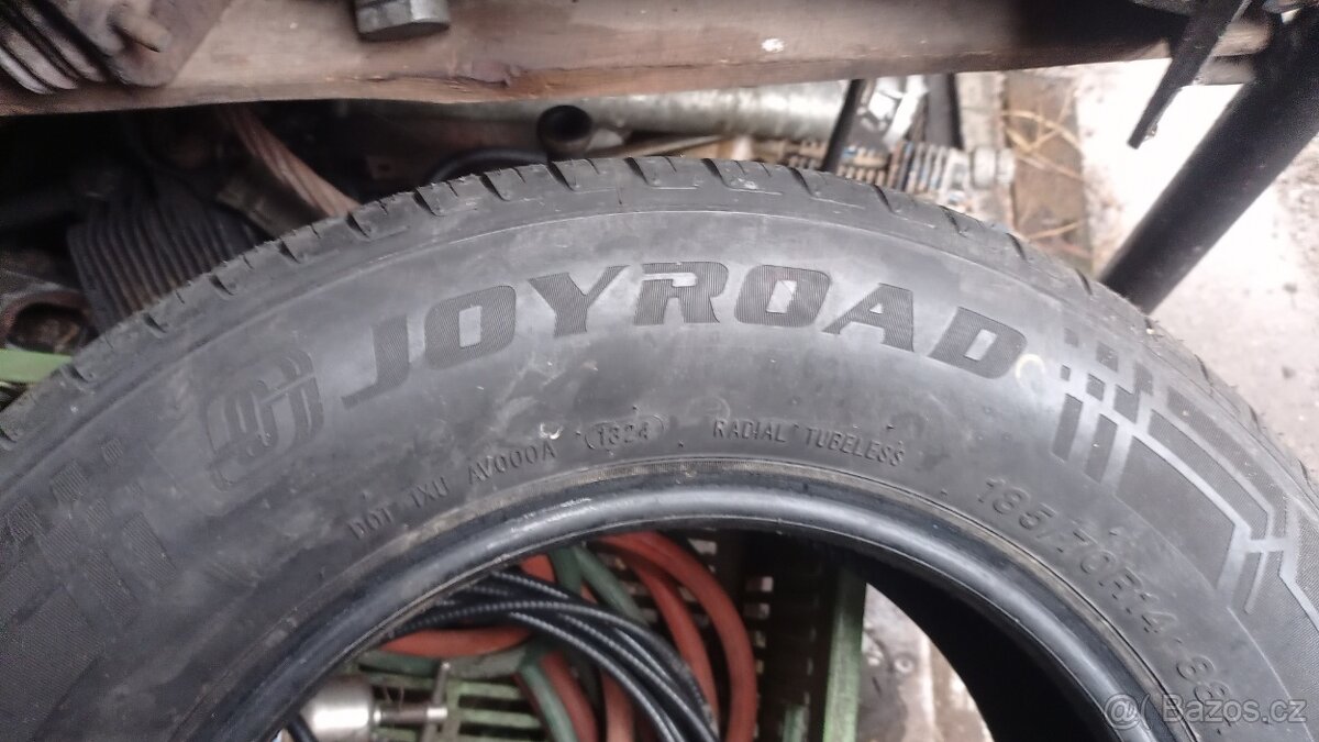 Prodám pneu 185/70 R14 - 2