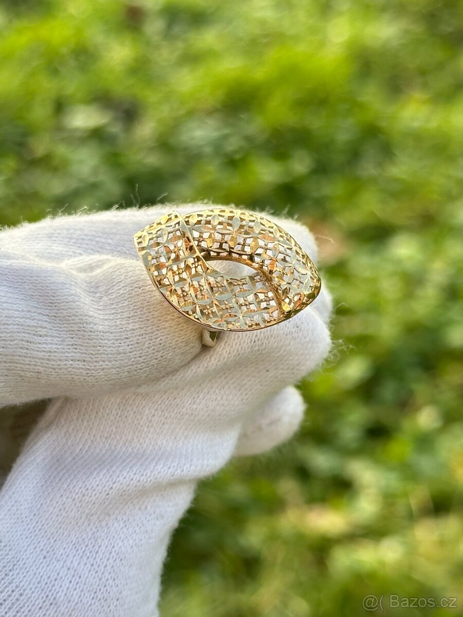 Zlatý prsten 4,06g (1995 kč/g) - 2