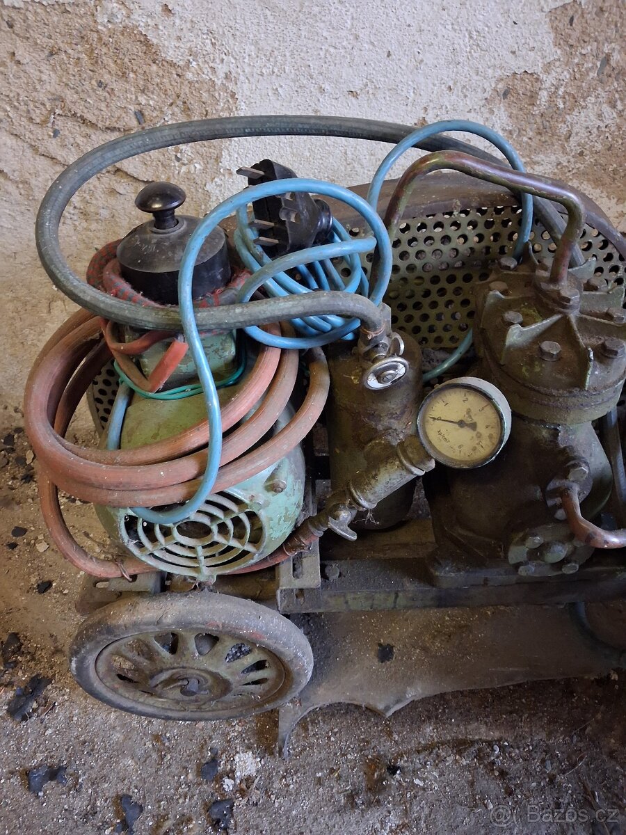 STARÝ KOMPRESOR - funkční - 2