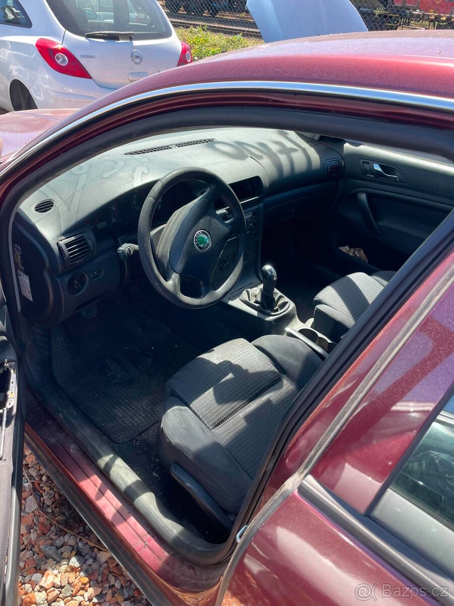 Škoda Superb na náhradní díly - 2