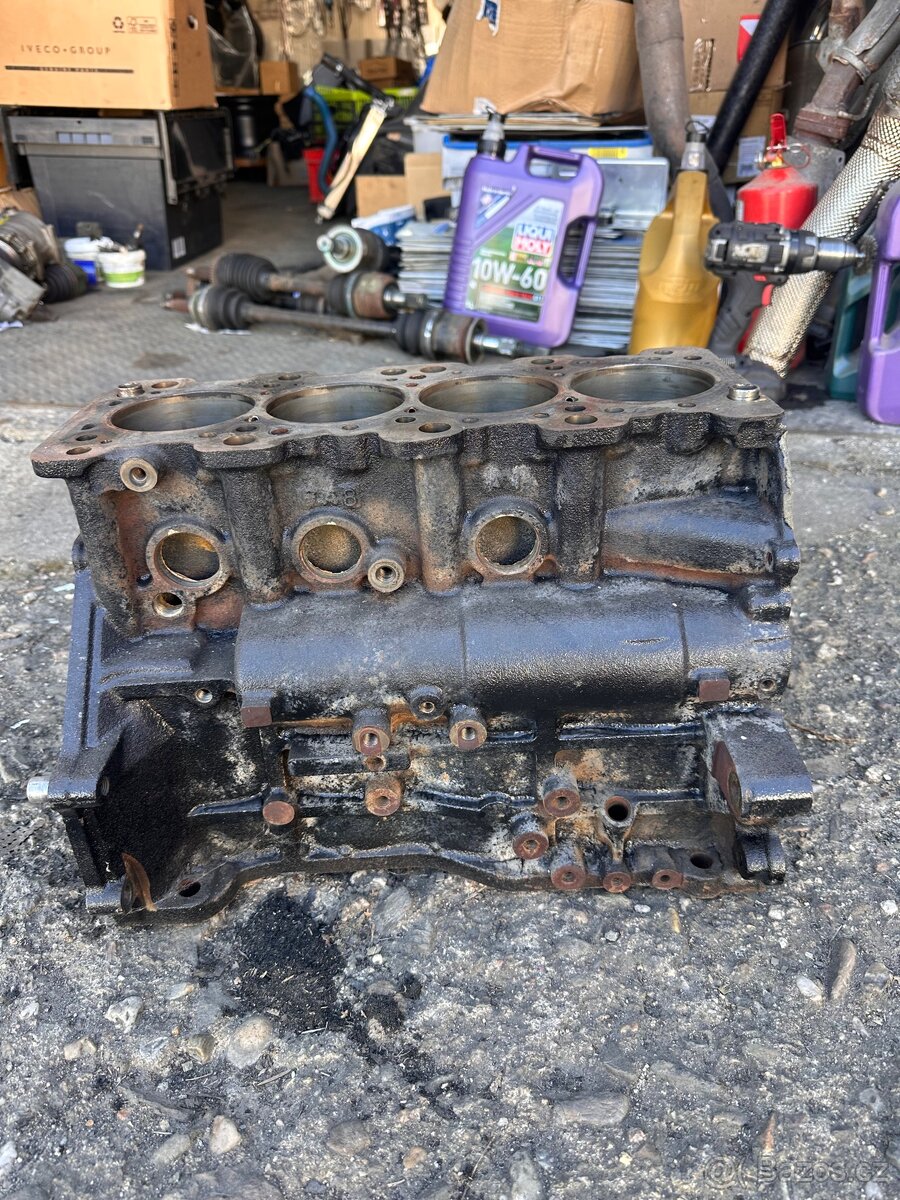 Blok a klika lancer Evo 6 - 2