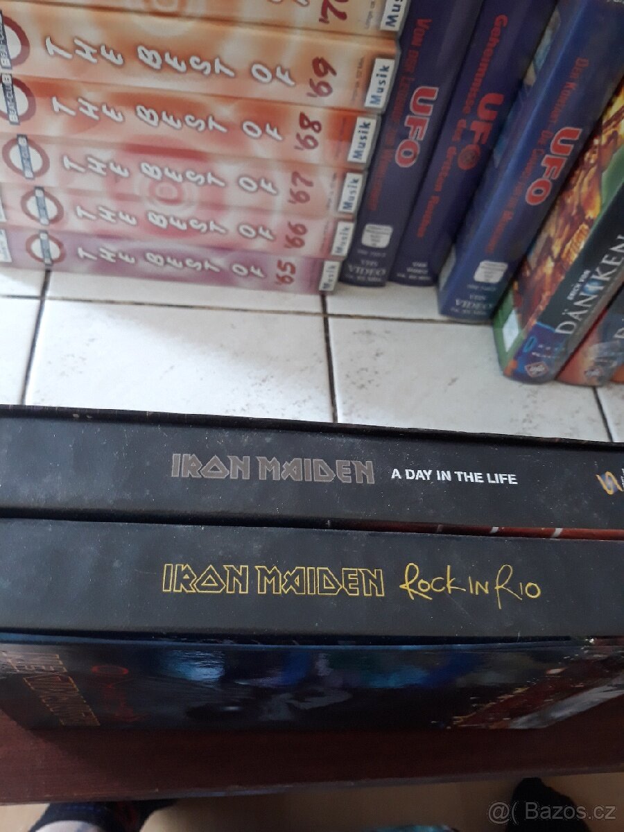 LEVNĚ prodám 2x2 nehrané nové sady videokazet IRON MAIDEN - 2